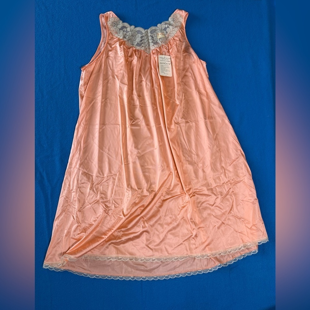 Vanity‎ Fair NWT VINTAGE Peach Lingerie Nightie Womens Sz L 22" PTP